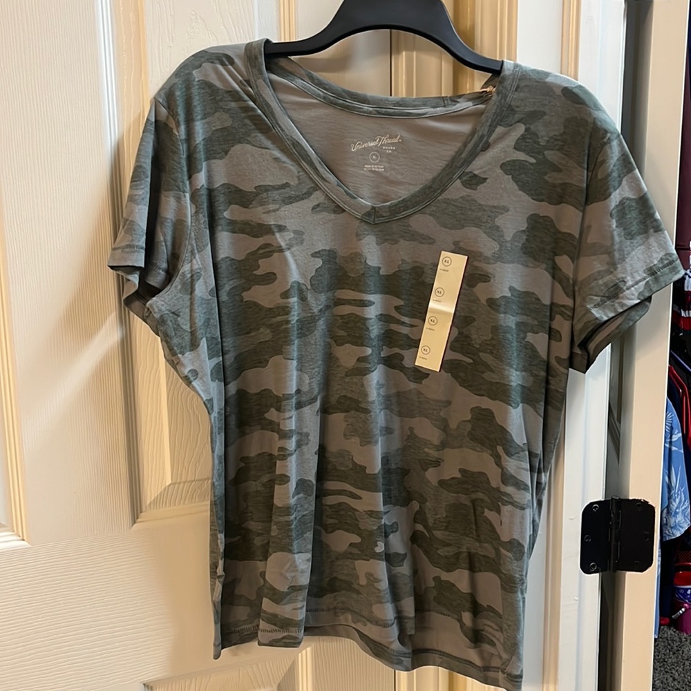 Universal Thread camp T-shirt
